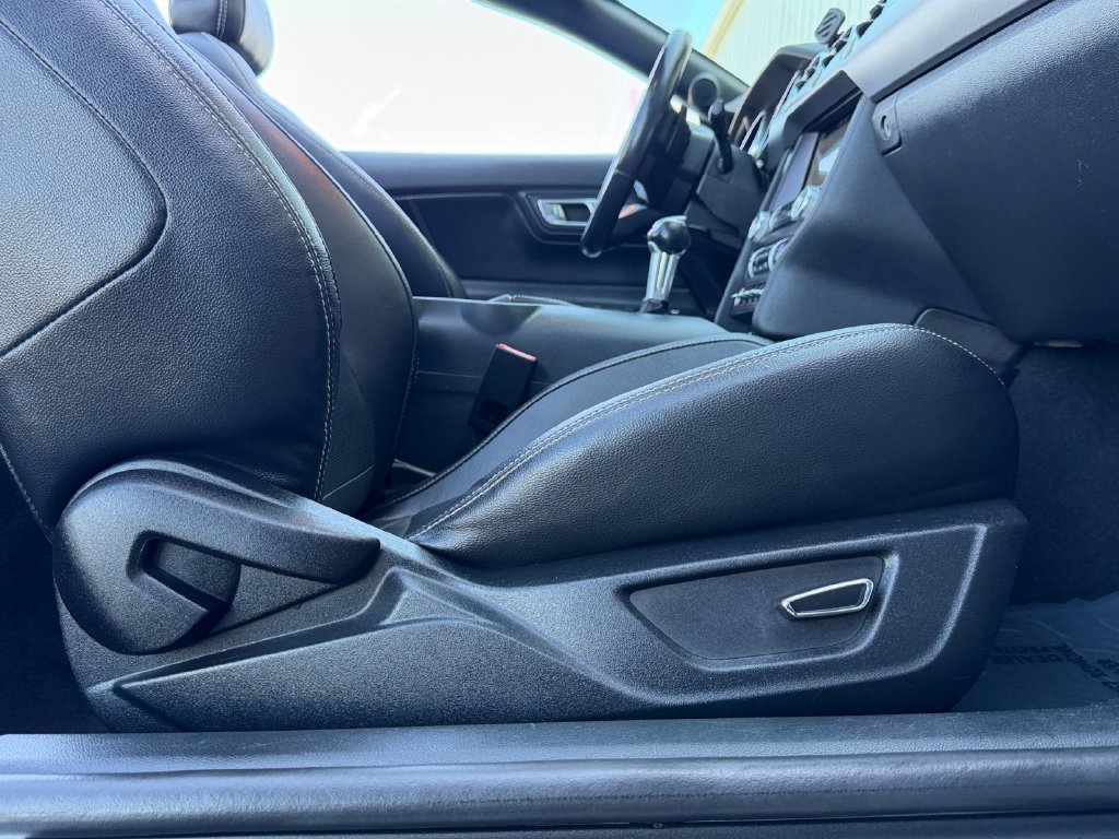 Used 2019 Ford Mustang Premium RWD image 36