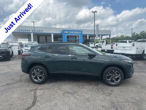 New 2026 Chevrolet Trax LT FWD image 2