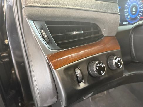 Used 2019 Cadillac Escalade ESV Premium Luxury image 20