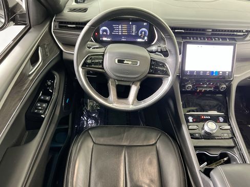 Used 2022 Jeep Grand Cherokee Overland image 24