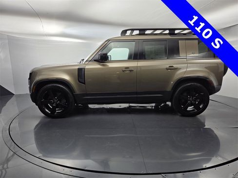 Used 2022 Land Rover Defender 110 S image 6