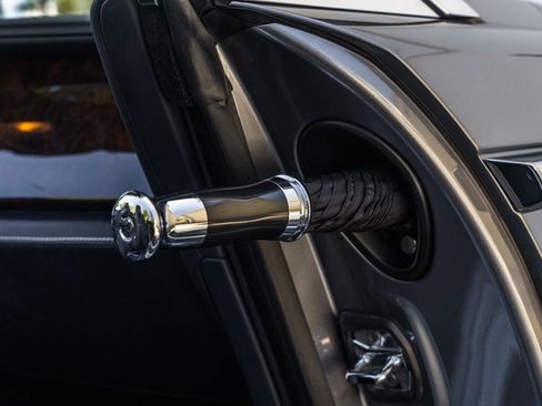 Used 2019 Rolls-Royce Dawn RWD image 26