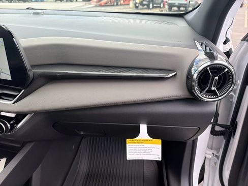 New 2026 Chevrolet Equinox LT w/ Convenience Package II image 30