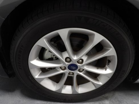 Used 2020 Ford Fusion SE FWD image 17