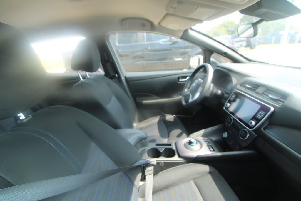 Used 2025 Nissan Leaf S FWD image 14