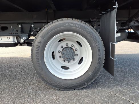 New 2025 Ford F550 F-550 XL image 39