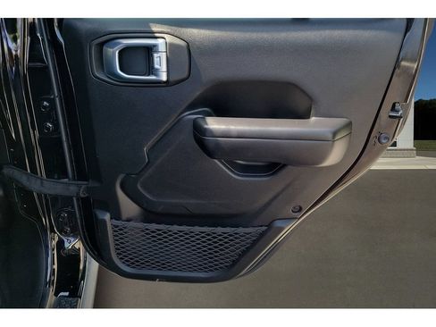 Used 2021 Jeep Gladiator Rubicon AWD/4WD image 21