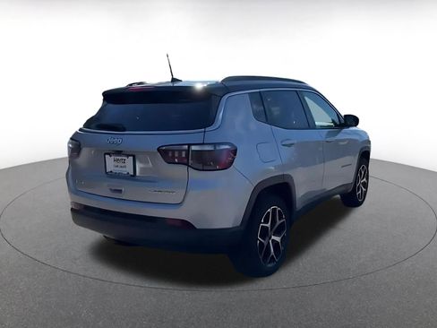 Used 2025 Jeep Compass Limited image 14