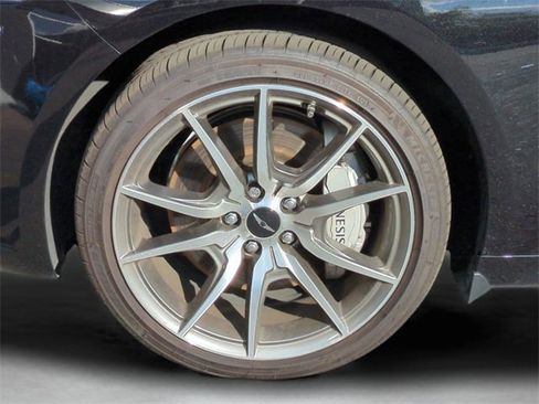 Certified 2025 Genesis G70 2.5T image 10