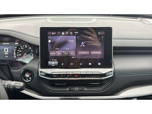 New 2026 Jeep Compass Latitude AWD/4WD image 18