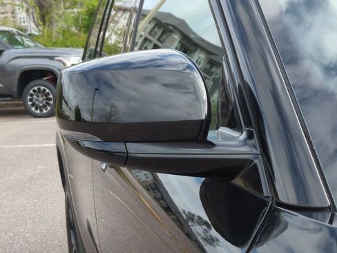 Used 2025 Jeep Grand Cherokee Altitude image 12