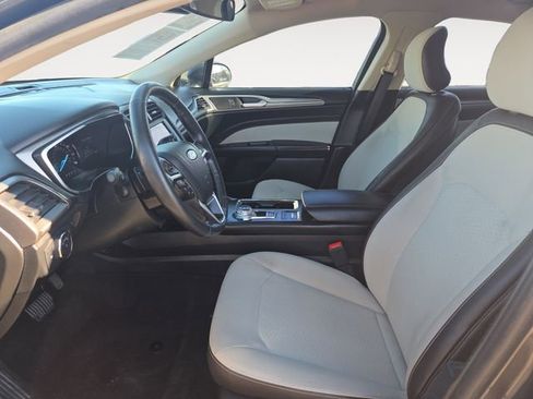 Used 2019 Ford Fusion SE w/ Equipment Group 151A image 9