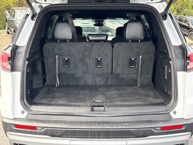 Used 2026 GMC Acadia Elevation w/ Elevation Premium Package FWD image 10