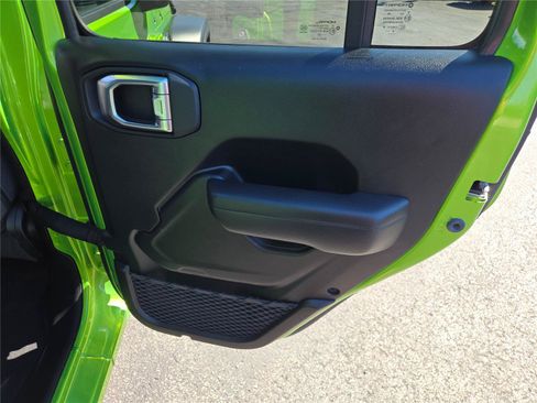 Used 2025 Jeep Wrangler Unlimited Sport AWD/4WD image 15