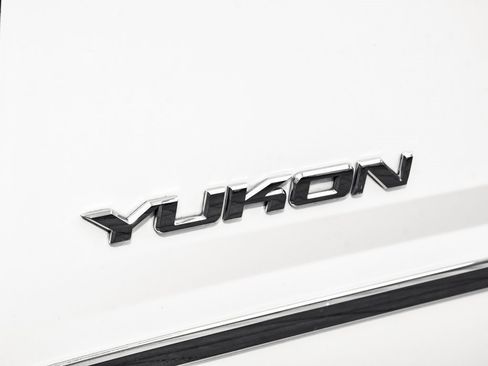 Used 2017 GMC Yukon SLT w/ Open Road Package image 90