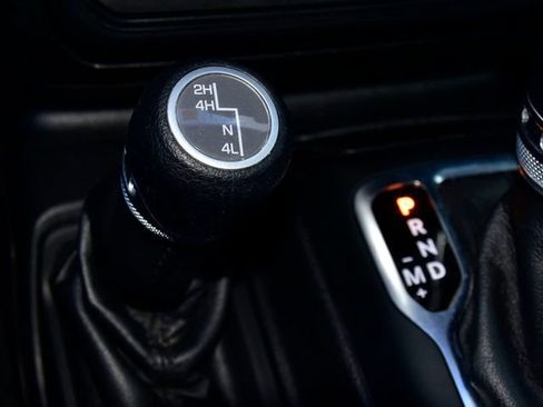 Used 2020 Jeep Wrangler Unlimited Sport S image 25