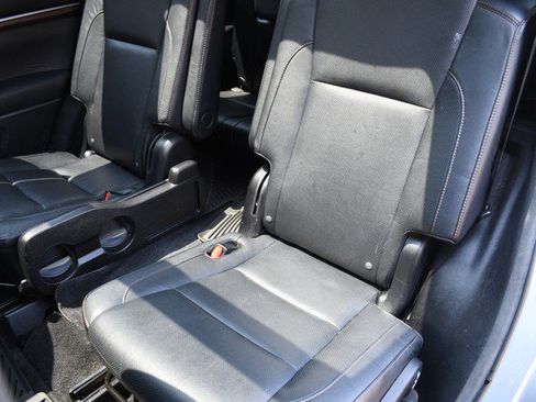 Used 2015 Toyota Highlander Limited Platinum AWD/4WD image 23