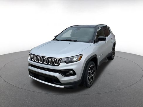 Used 2025 Jeep Compass Limited image 7