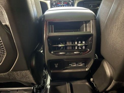 Used 2024 Jeep Grand Cherokee Altitude image 18