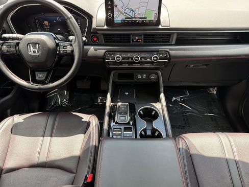 Used 2025 Honda Pilot Black Edition image 15