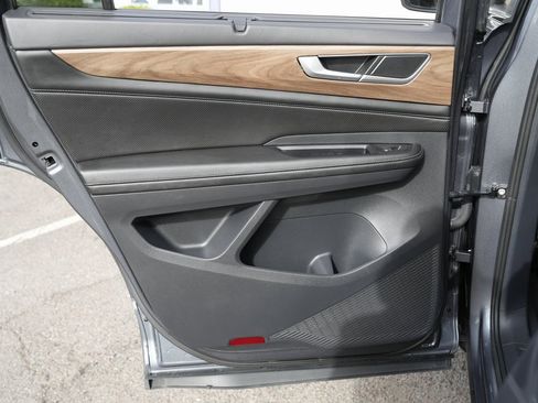 Used 2024 Volkswagen Atlas SE image 33