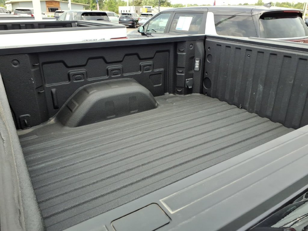 Used 2023 Chevrolet Silverado 1500 LT AWD/4WD image 17