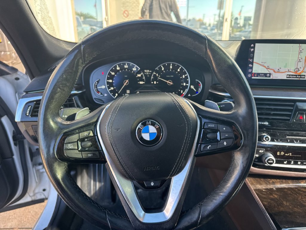 Used 2018 BMW 530i xDrive AWD/4WD image 19