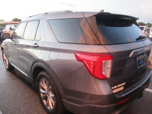 Used 2022 Ford Explorer Limited w/ Equipment Group 301A RWD image 4