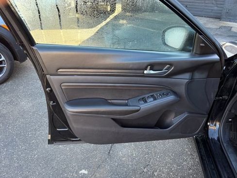 Used 2022 Nissan Altima 2.5 SR w/ Midnight Edition Package image 19