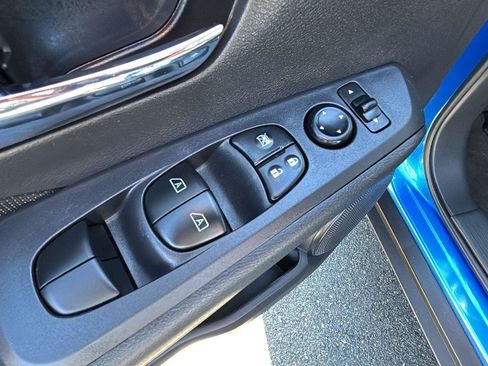 Used 2024 Nissan Kicks SV image 10