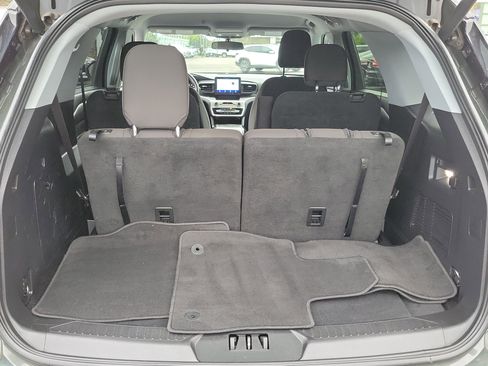Used 2022 Ford Explorer XLT image 24