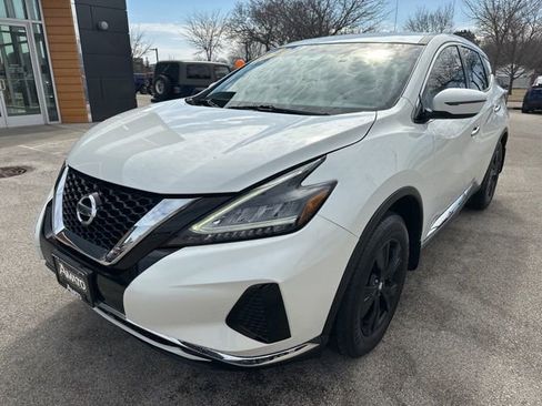 Used 2020 Nissan Murano S image 2