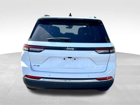 Used 2023 Jeep Grand Cherokee 4WD 4xe image 6