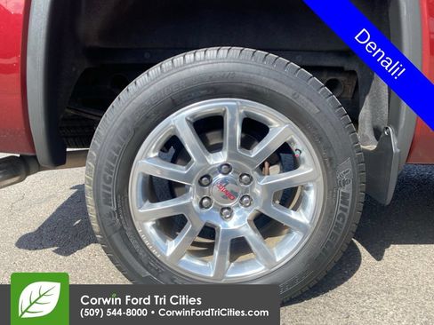 Used 2016 GMC Sierra 1500 Denali w/ Enhanced Driver Alert Package AWD/4WD image 18