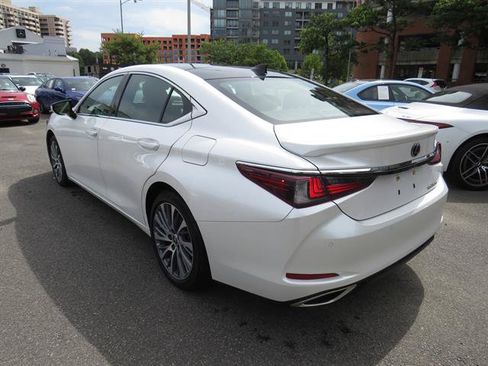 Used 2021 Lexus ES 350 w/ Premium Package FWD image 2