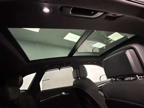 Used 2023 Audi SQ5 Prestige w/ Prestige Package image 39