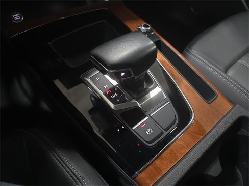 Used 2023 Audi Q5 2.0T Premium w/ Convenience Package image 24