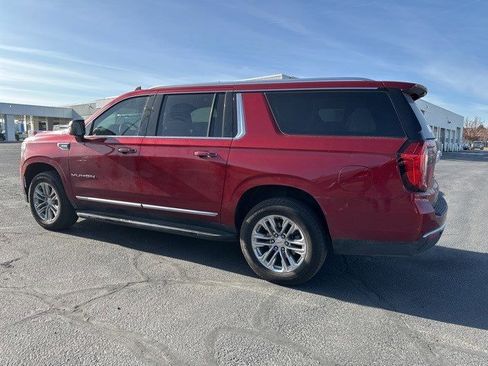 Used 2023 GMC Yukon XL SLT w/ SLT Luxury Package image 9