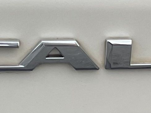 Used 2015 Cadillac Escalade Premium AWD/4WD image 7