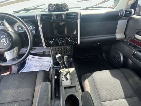 Used 2007 Toyota FJ Cruiser 4WD image 10