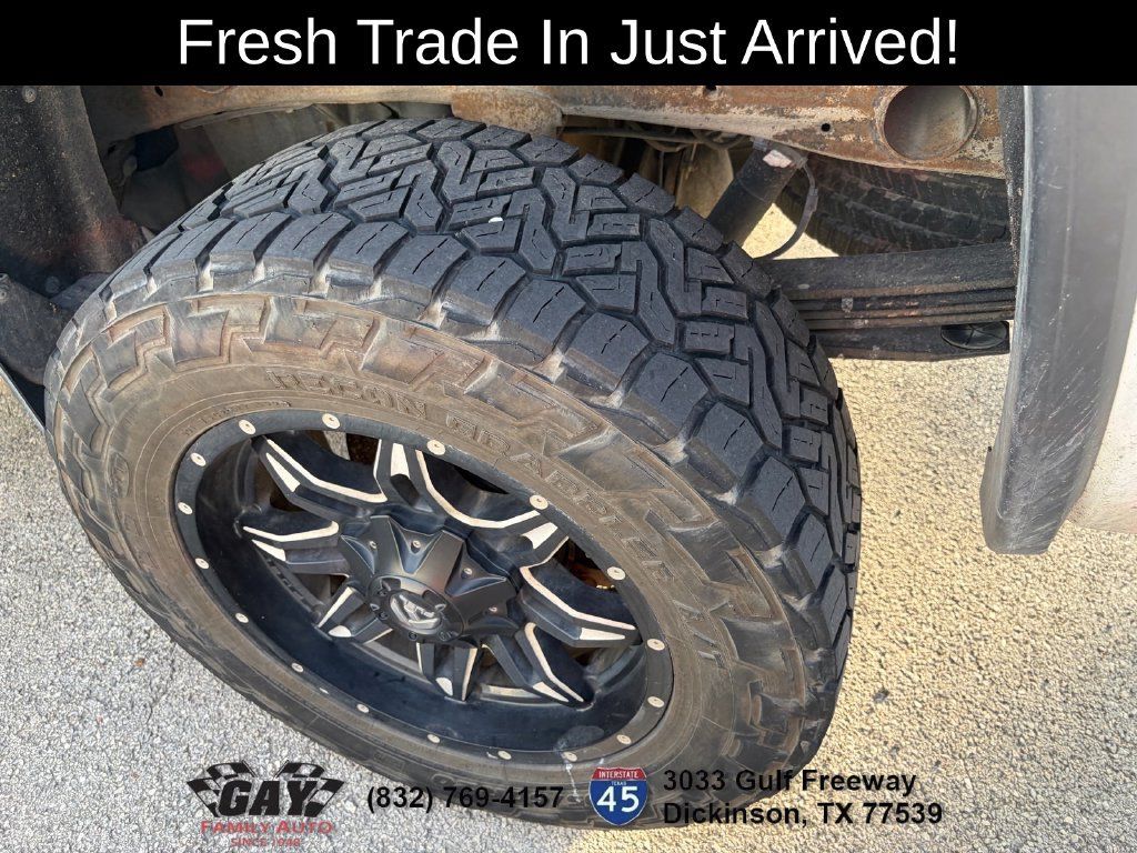 Used 2017 GMC Sierra 2500 Denali w/ Duramax Plus Package AWD/4WD image 6
