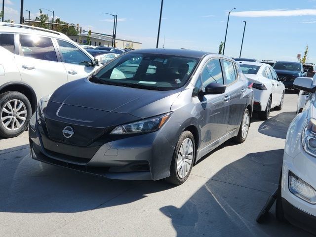 Used 2025 Nissan Leaf S FWD image 1
