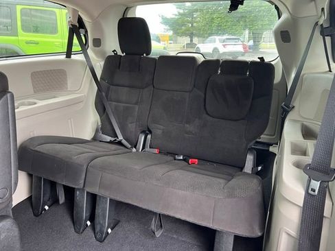 Used 2015 Dodge Grand Caravan SXT w/ UConnect Hands-Free Group FWD image 20