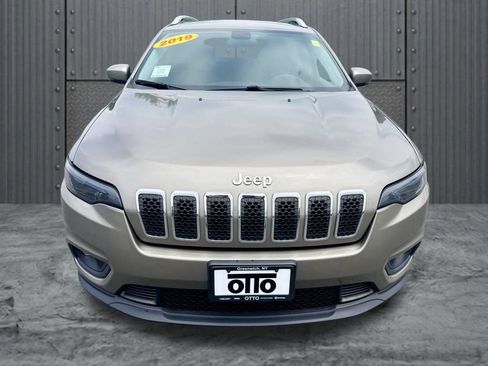 Used 2019 Jeep Cherokee Latitude Plus AWD/4WD image 8