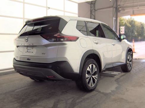 Used 2023 Nissan Rogue SV FWD image 6