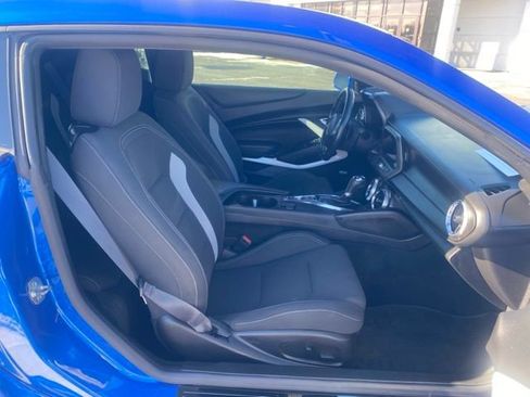 Used 2017 Chevrolet Camaro LT w/ Technology Package image 10