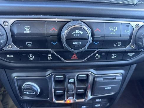 Used 2021 Jeep Wrangler Unlimited Sport image 24