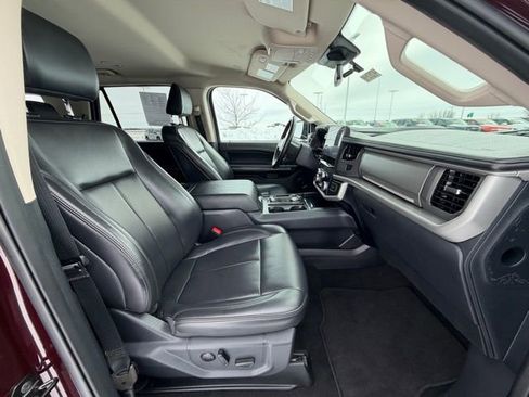 Used 2024 Ford Expedition Max XLT image 22
