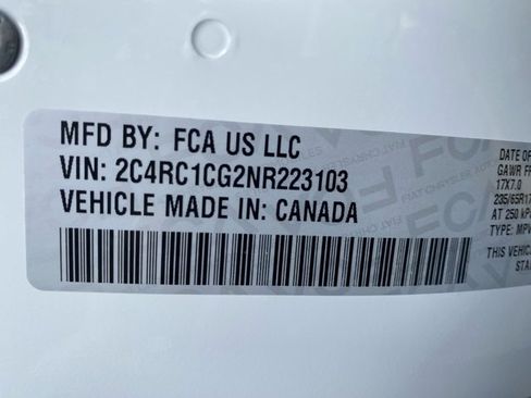 Used 2022 Chrysler Voyager LX image 27