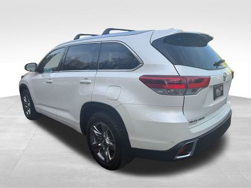 Used 2019 Toyota Highlander Limited Platinum image 4